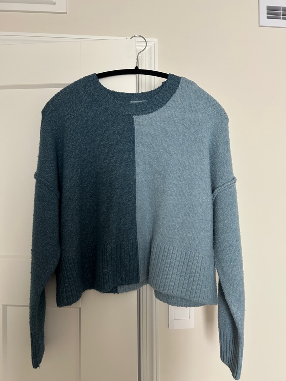 Arizona Jean Company Two-Tone Blue Crewneck Sweater